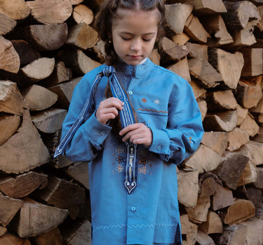 White embroidered shirt with collar "Tree of Life"