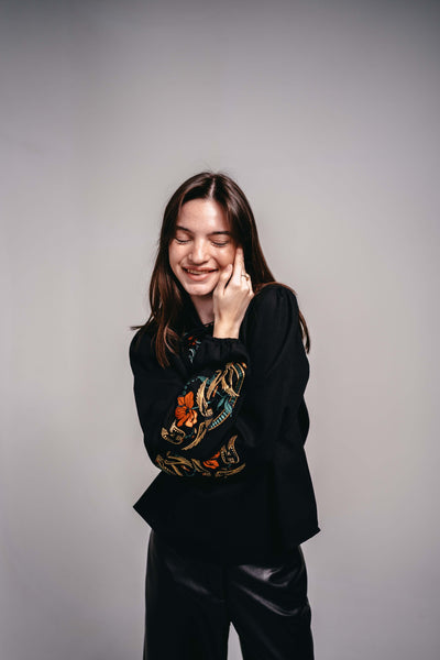 Вишиванка "Гуси" жіноча чорна | Hrushenka